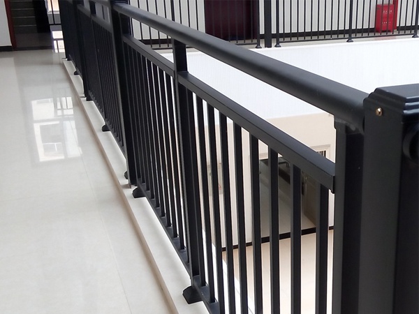 噴塑陽臺護(hù)欄