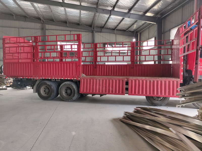 金用護(hù)欄2020年8月25日鋅鋼百葉窗發(fā)貨！