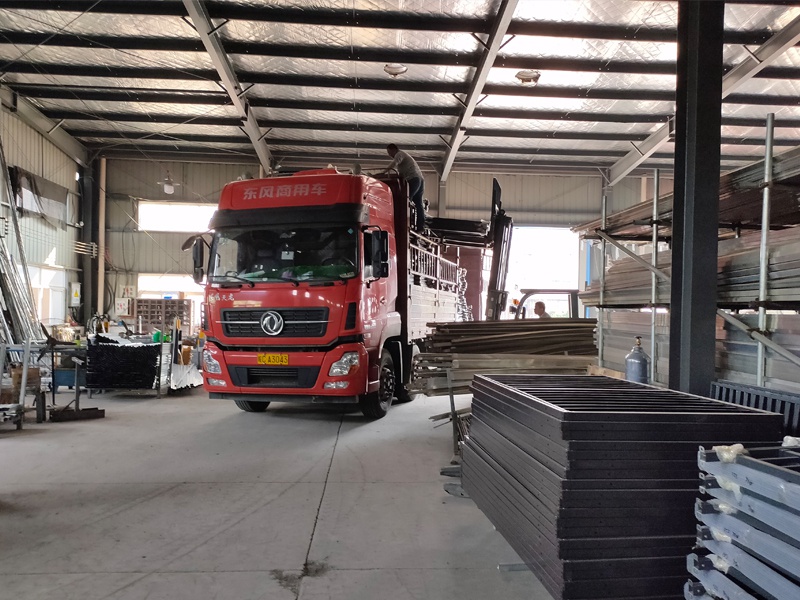 金用護欄2020年8月31日鋅鋼陽臺護欄發(fā)貨! 金用護欄2020年8月31日鋅鋼陽臺護欄發(fā)貨!