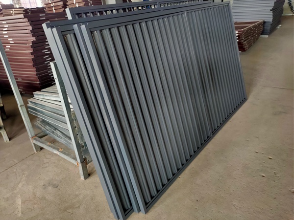 這兩種材料，做小區外墻百葉窗最適合！