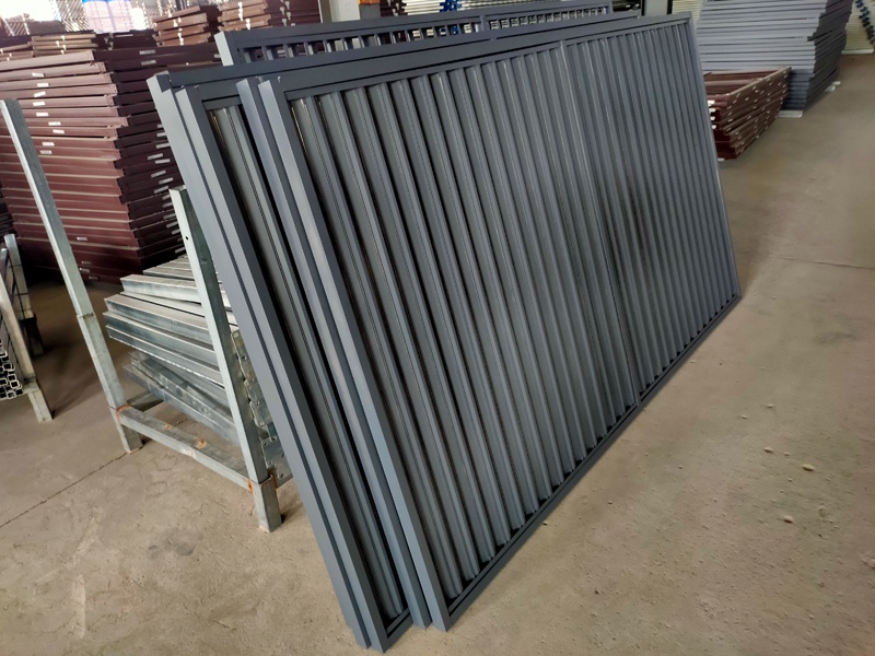 小區(qū)鋁合金百葉窗