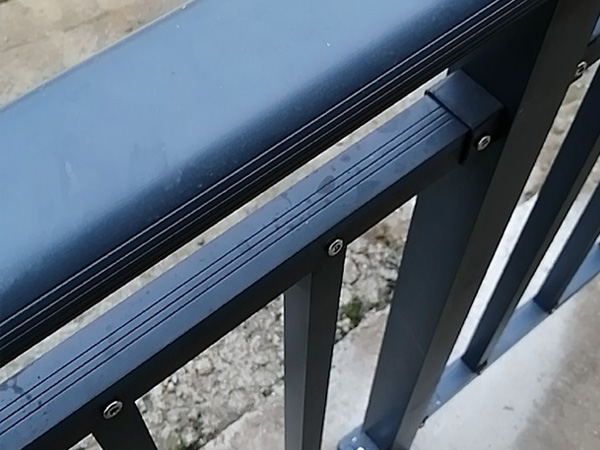 建筑工程專用陽臺護(hù)欄是什么樣的，你知道嗎？