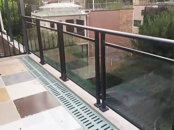 推薦2款陽臺護欄，定制價格不到60元一米！