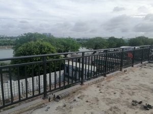 推薦2款陽臺護欄，定制價格不到60元一米！