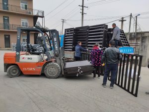 金用護欄2020年12月1日鋅鋼百葉窗發(fā)貨！