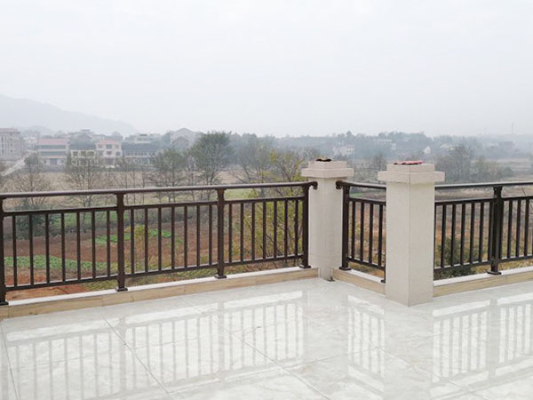 鋅鋼護(hù)欄多少錢一米? 鋅鋼護(hù)欄多少錢一米?