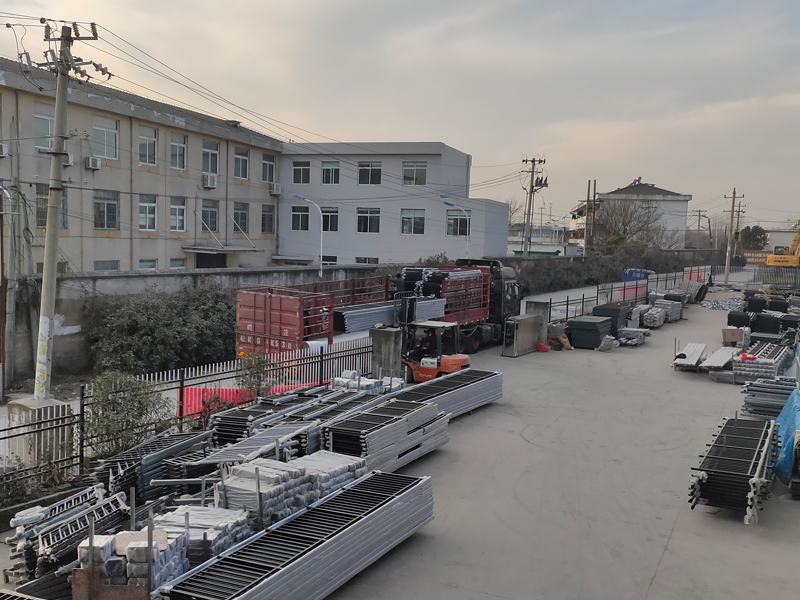  金用護(hù)欄2021年1月15日鋅鋼陽臺護(hù)欄發(fā)貨！