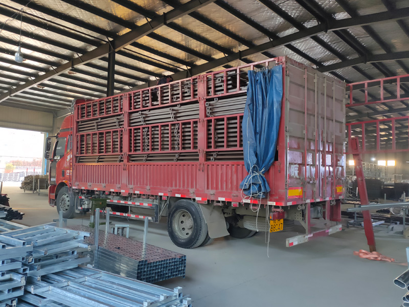 金用護欄2021年3月25日鋅鋼連廊欄桿發貨！