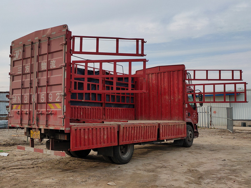 金用護欄2021年4月7日鋅鋼百葉窗發(fā)貨！