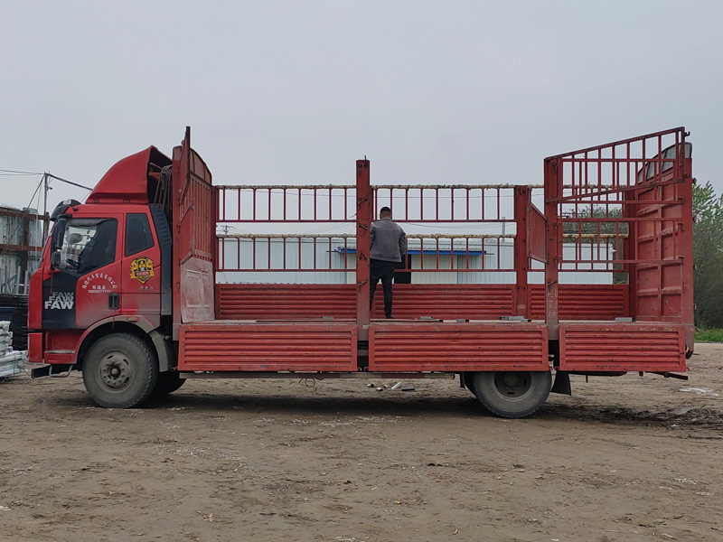 金用護(hù)欄2021年4月12日鋅鋼連廊欄桿發(fā)貨！