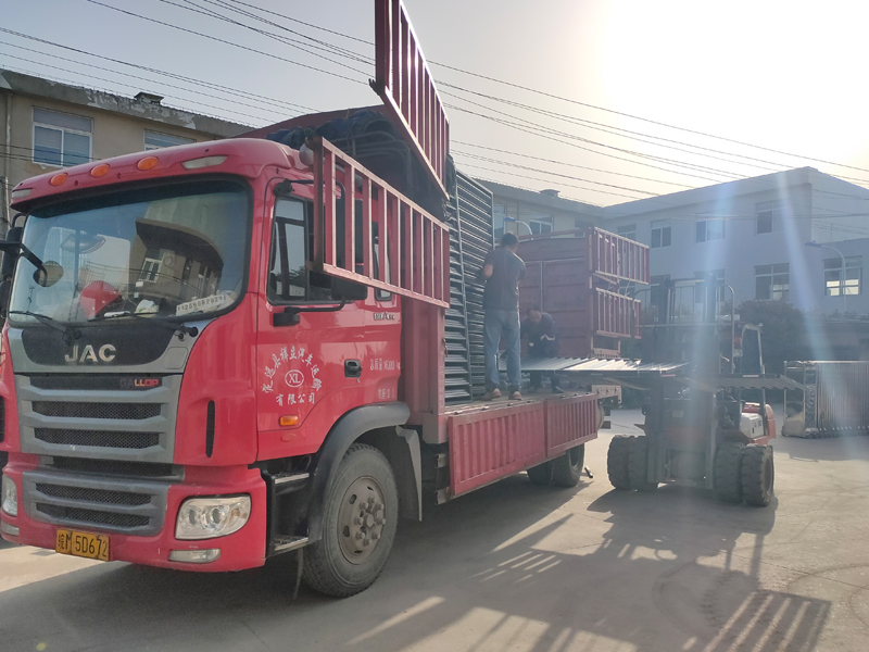 金用護欄2021年4月30日鋅鋼百葉窗發貨！