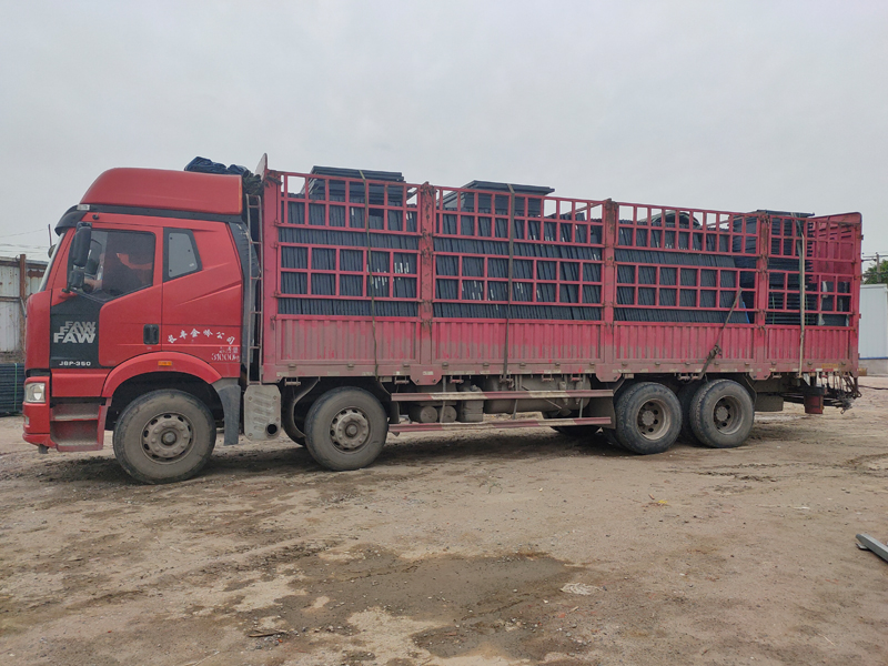 金用護欄2021年5月6日鋁合金百葉窗發貨! 金用護欄2021年5月6日鋁合金百葉窗發貨!