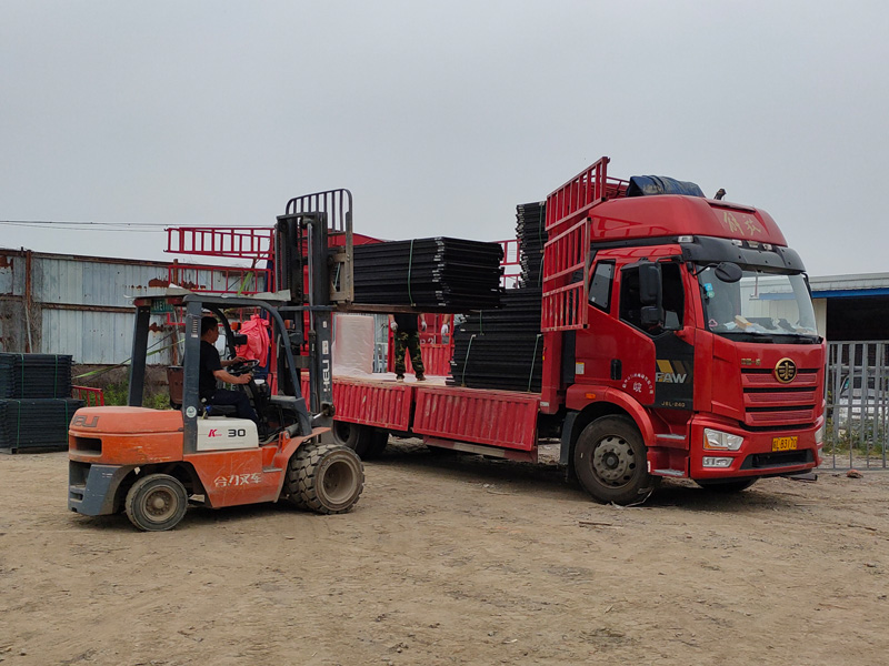 金用護(hù)欄2021年5月13日鋅鋼百葉窗發(fā)貨! 金用護(hù)欄2021年5月13日鋅鋼百葉窗發(fā)貨!