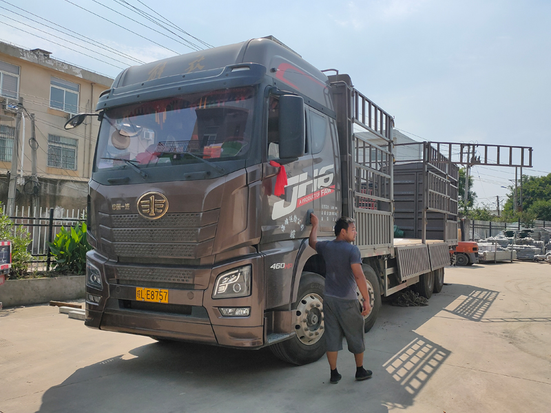 金用護(hù)欄2021年5月31日防雨百葉窗發(fā)貨！