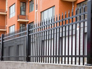 圍墻護(hù)欄定制定做注意事項