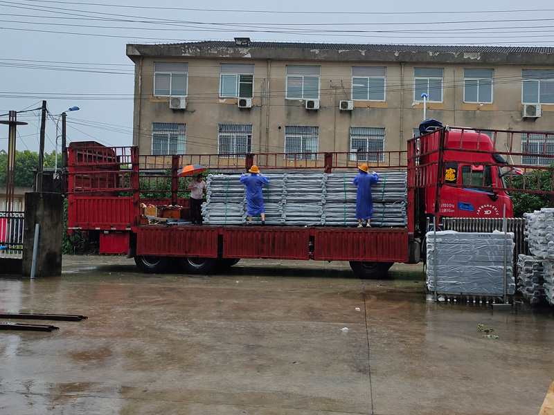 金用護(hù)欄2021年7月8日鋅鋼陽(yáng)臺(tái)護(hù)欄發(fā)貨！