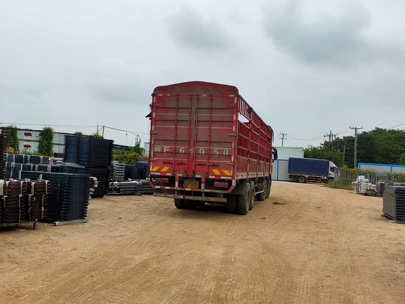 金用護(hù)欄2021年9月7日鋅鋼空調(diào)護(hù)欄發(fā)貨！