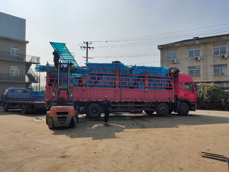 金用護欄2021年10月25日鋅鋼樓梯欄桿發貨！