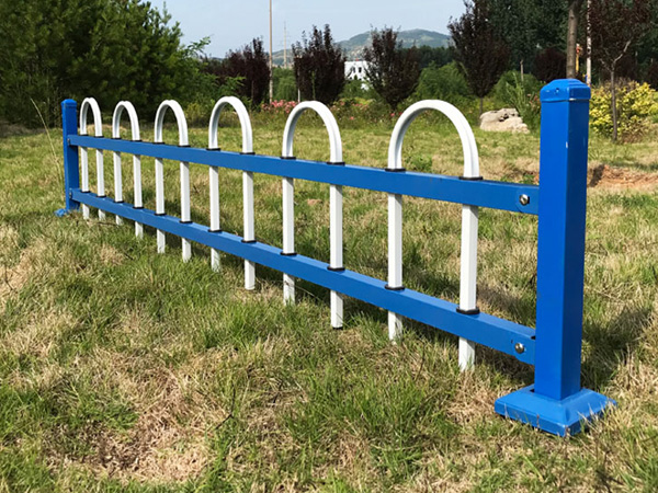 草坪護(hù)欄圖片大全 草坪護(hù)欄圖片大全