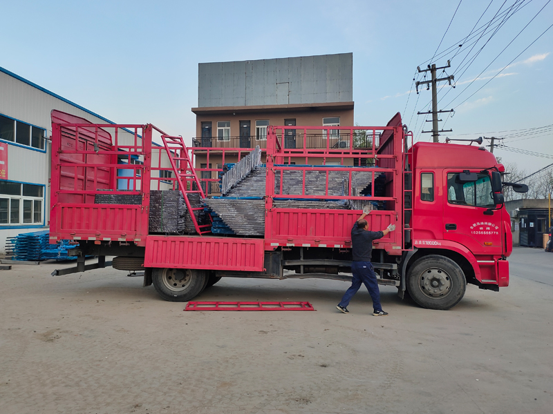 金用護欄2021年11月19日鋅鋼護窗欄桿發貨！