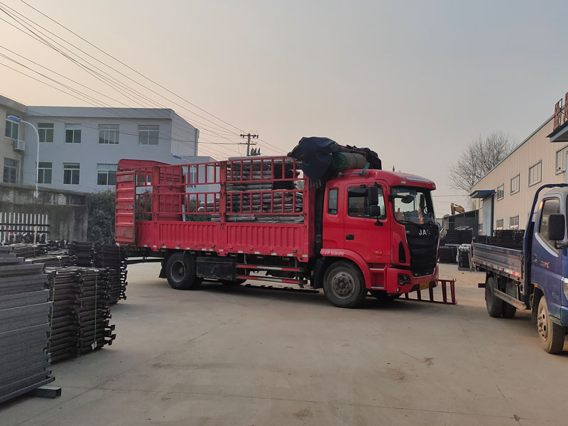 金用護(hù)欄2022年2月25日鋅鋼陽(yáng)臺(tái)護(hù)欄裝車發(fā)貨！