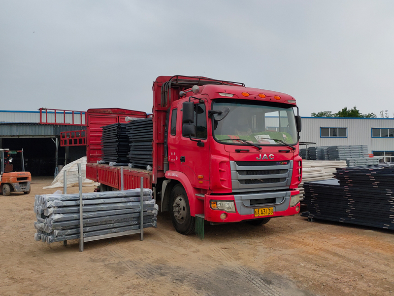 金用護欄2022年5月17日鋅鋼飄窗欄桿裝車發(fā)貨！