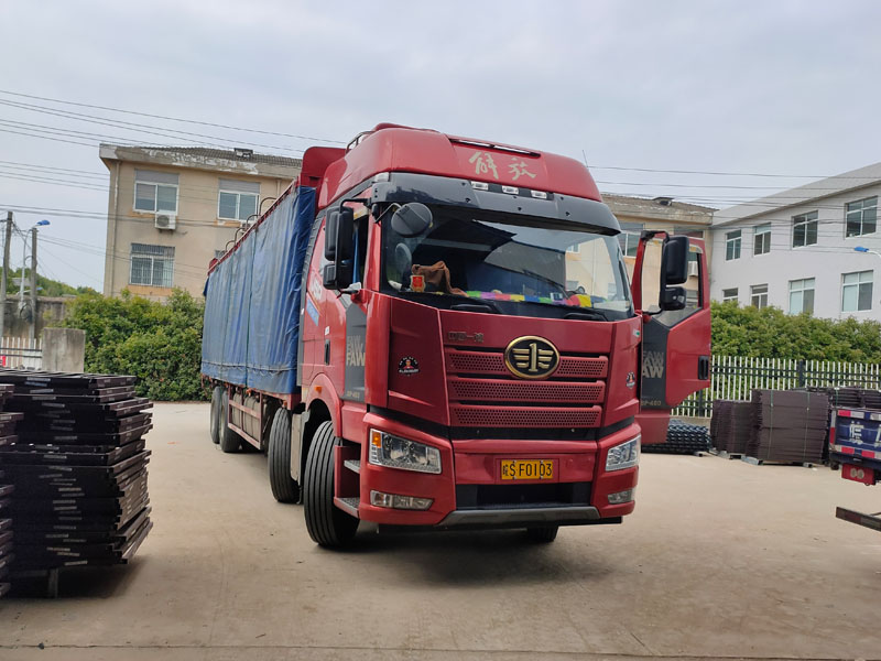 金用護欄2022年5月19日鋅鋼飄窗欄桿裝車發(fā)貨！