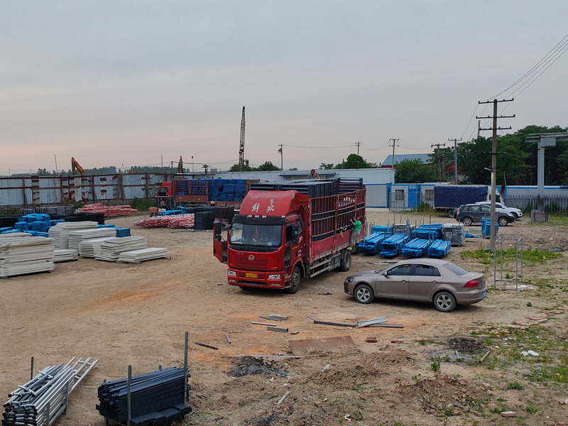 金用護欄2022年5月30日鋅鋼百葉窗裝車發貨！