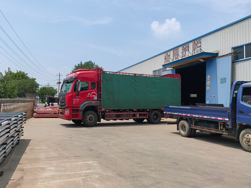 金用護(hù)欄2022年7月18日鋅鋼陽(yáng)臺(tái)護(hù)欄裝車(chē)發(fā)貨！