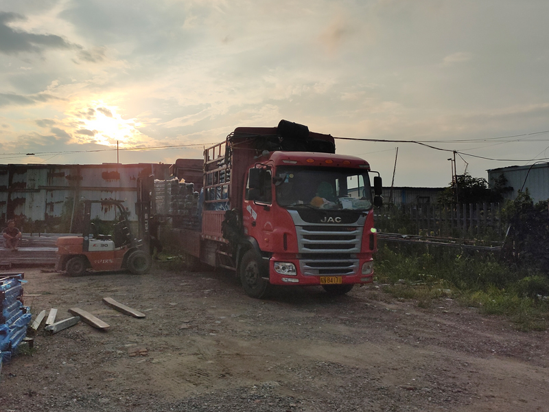 金用護欄2022年7月22日鋅鋼陽臺欄桿裝車發貨！