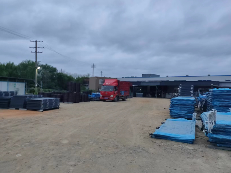 金用護欄2022年8月24日鋅鋼飄窗欄桿裝車發貨！