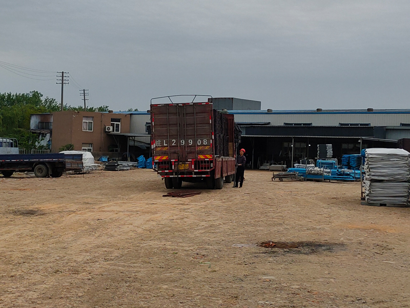 金用護欄2023年4月22日鋅鋼護窗欄桿裝車發貨！