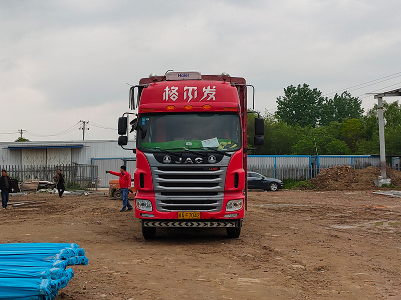 金用護欄2023年4月25日鋅鋼護窗欄桿裝車發貨！