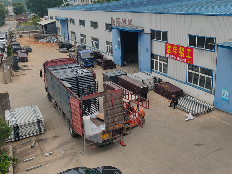 2023年5月26日鋁合金百葉窗裝車發貨！