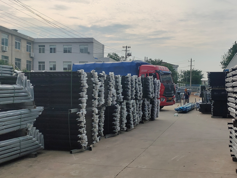 2023年7月14日鋅鋼百葉窗裝車發貨！