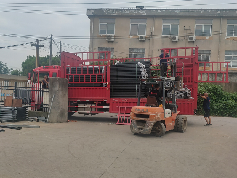 2023年7月17日鋅鋼飄窗護欄裝車發(fā)貨！