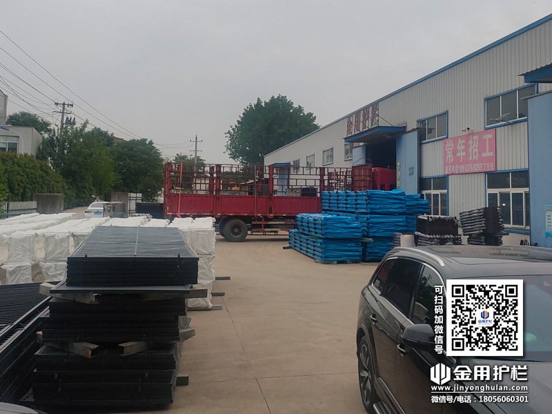 2024年6月5日鋅鋼陽(yáng)臺(tái)欄桿裝車發(fā)貨！