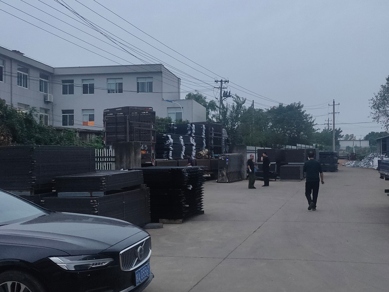 2024年10月19日鋅鋼圍墻護欄裝車發貨！