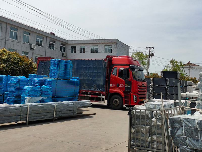 2025年4月16日鋅鋼護窗欄桿裝車發貨！