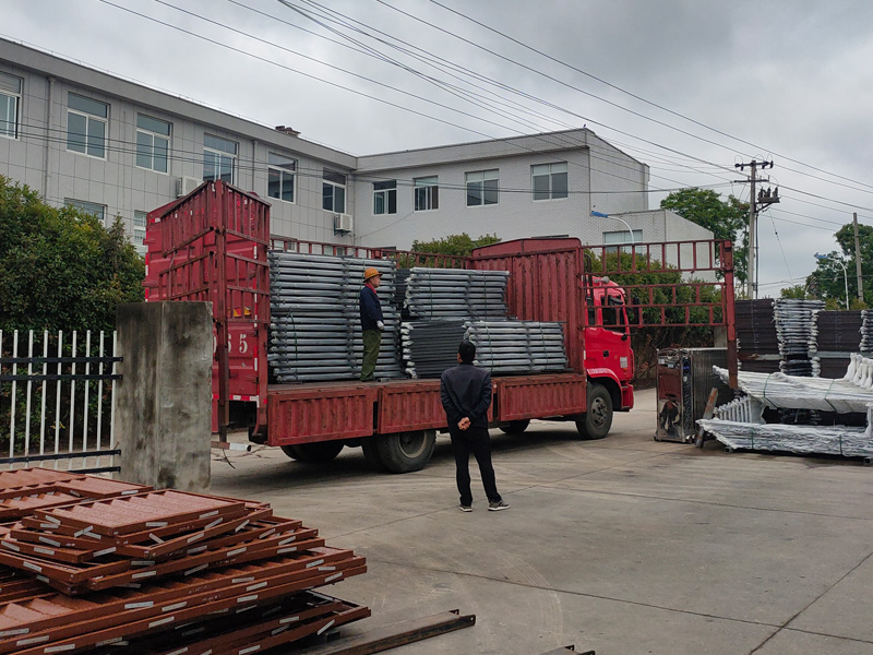 2025年5月10日鋅鋼樓梯欄桿裝車發貨！