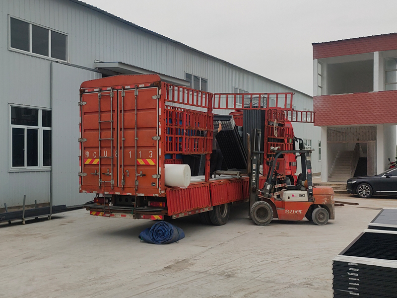 2025年6月23日鋁合金百葉窗裝車(chē)發(fā)貨！