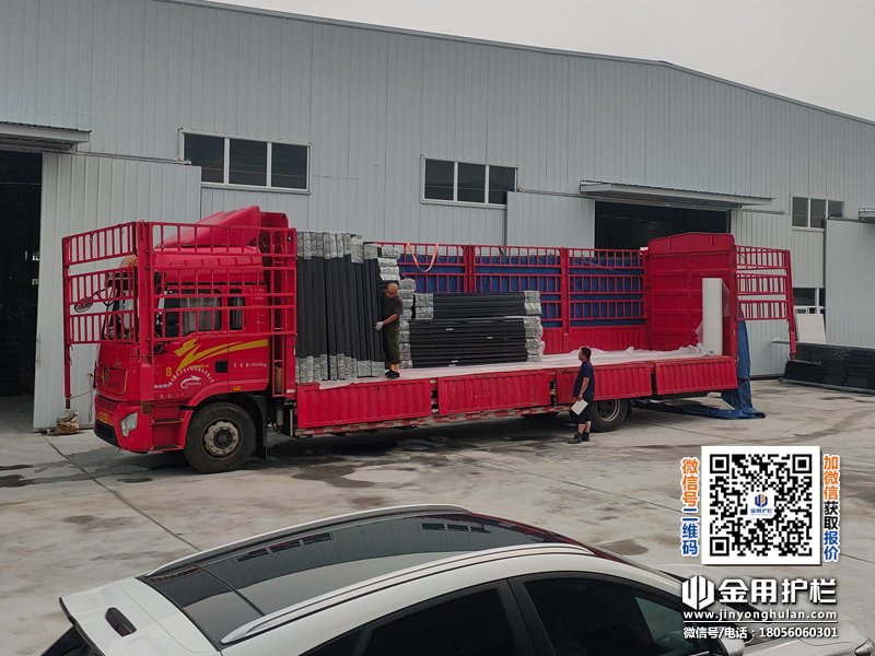 2025年6月26日鋁合金百葉窗裝車發貨！