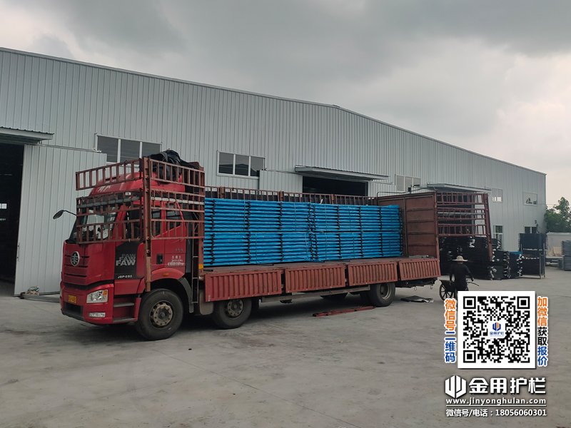 2025年7月11日鋅鋼陽(yáng)臺(tái)護(hù)欄裝車發(fā)貨！